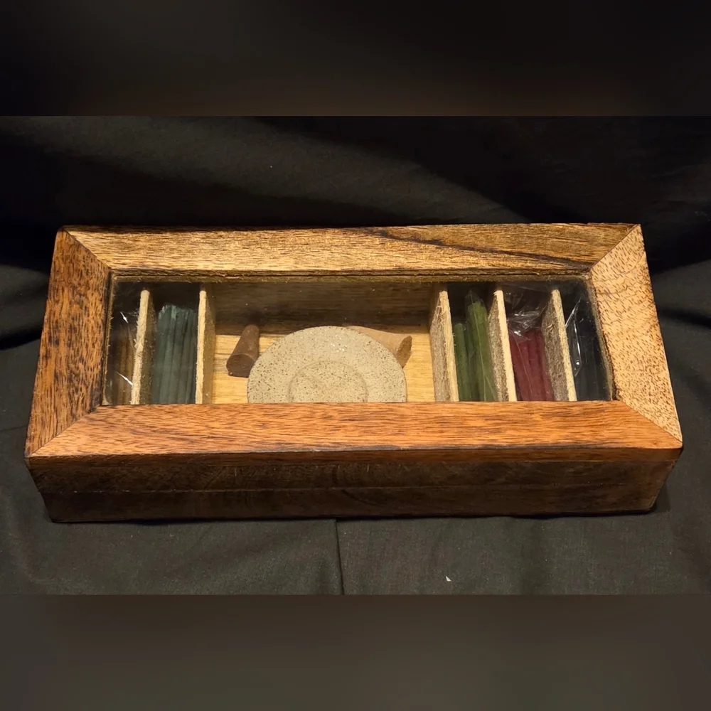 N/A vintage trinket